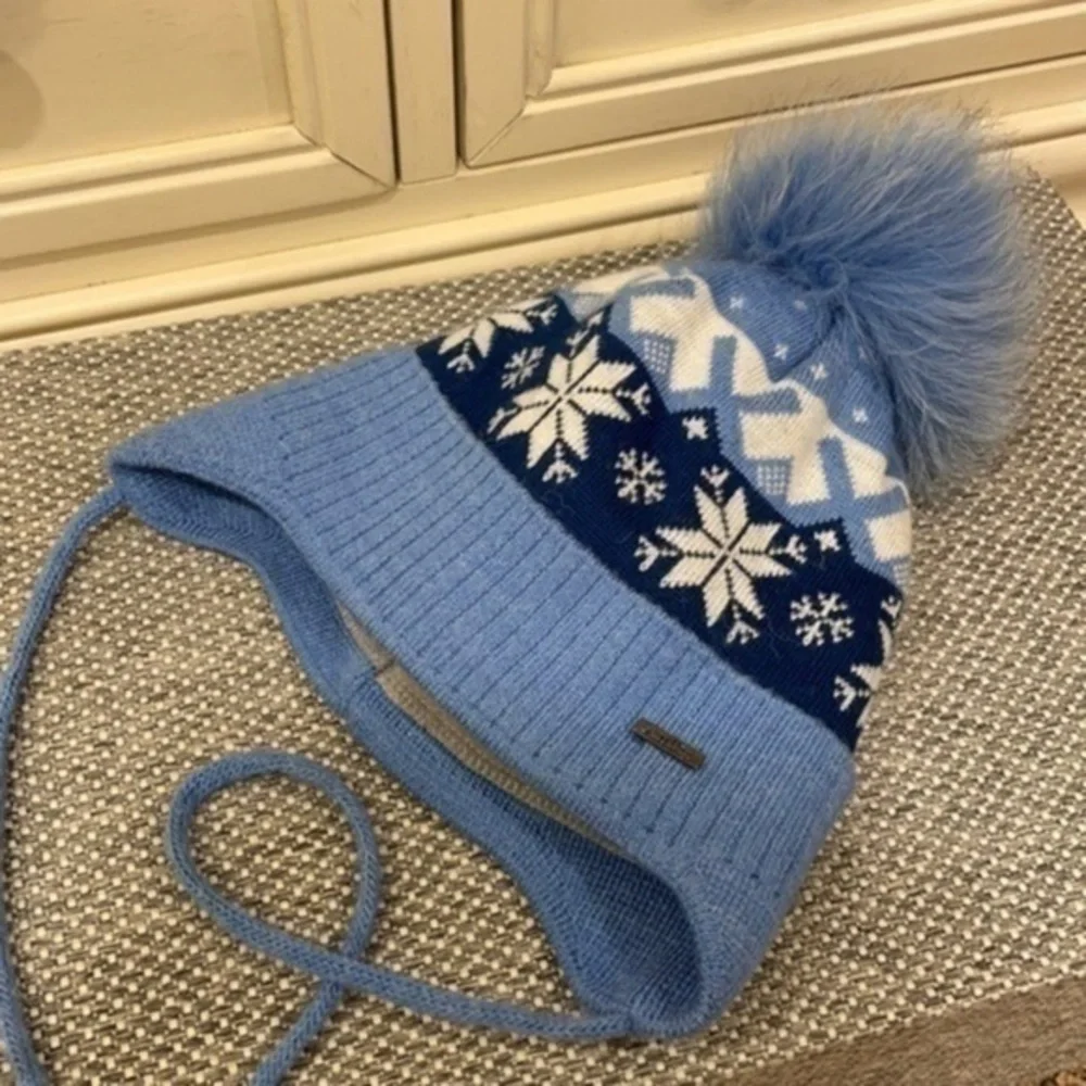 Pom Pom Hat